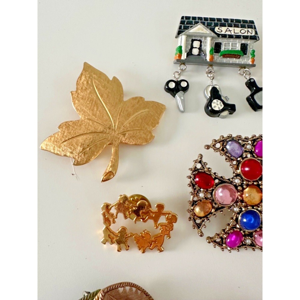 Brooch Lot Pig Apple Leaf Straw hat Salon Gold Tone Mixed Stunning Set of 10 - Picture 3 of 9